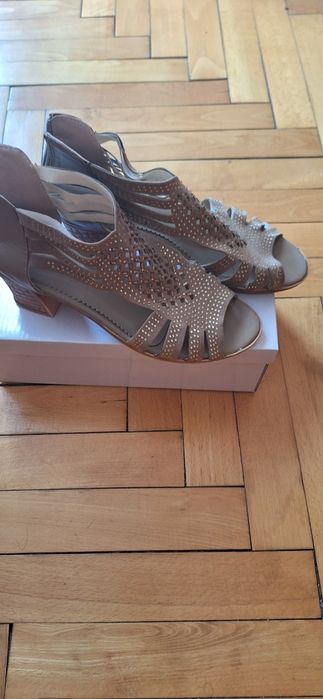 Дамски обувки /боти N:39