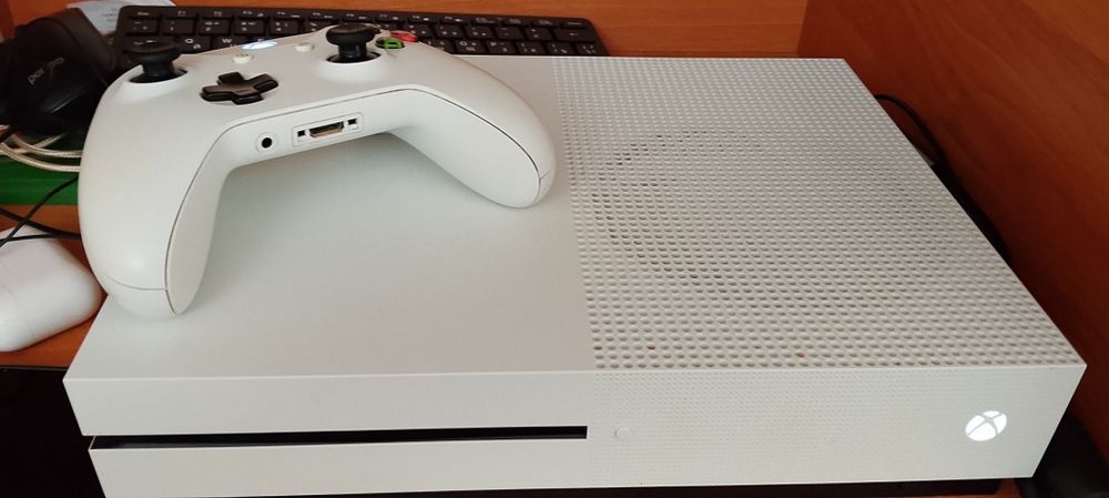 Xbox one S 1 терабайт