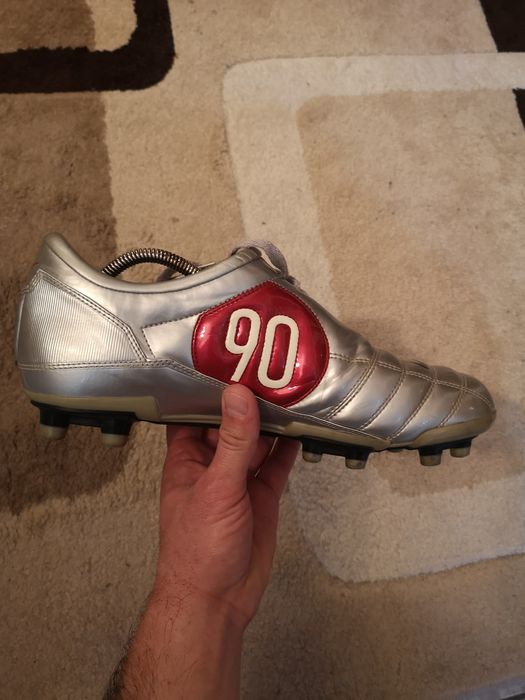 Vând ghete de fotbal Nike Total90
