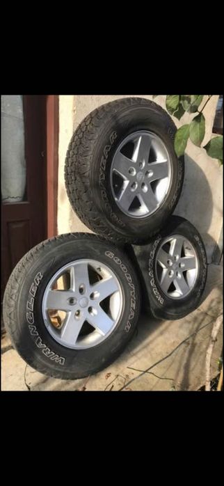 5х ГУМИ 245/75/17 Goodyear Wrangler ( Без Джанти )