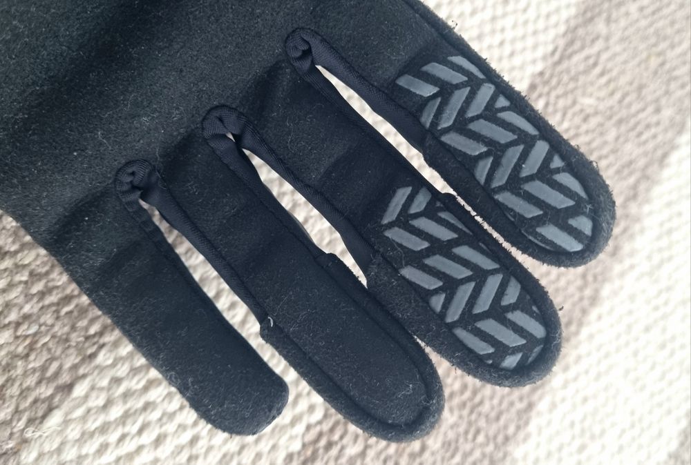 Manusi moto dama Macna