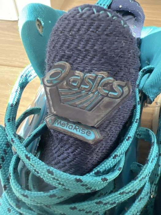 Продаю Asics MetaRise