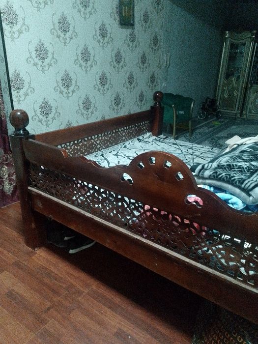 Kravat tapchan sotiladi