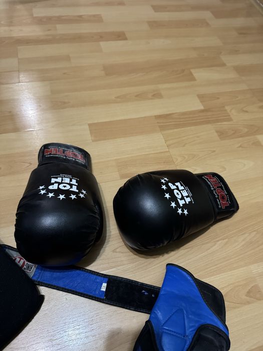 Форма мма перчатки шлем