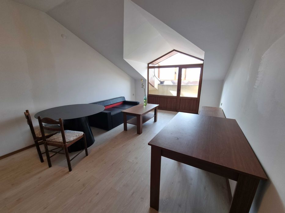 Тристаен апартамент без такса поддръжка до лифта в гр. Банско