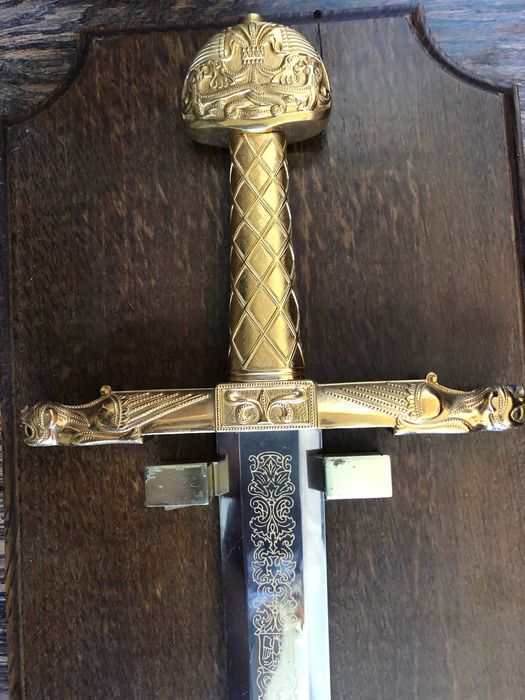 Sabia lui Carol cel Mare .  Copie Franklin Mint    Cu certificat !