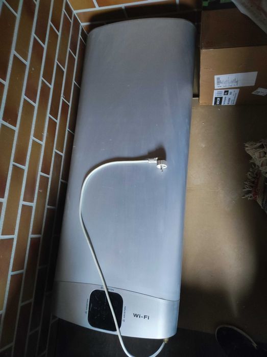 Boiler electric Ariston Velis Wi-Fi 100