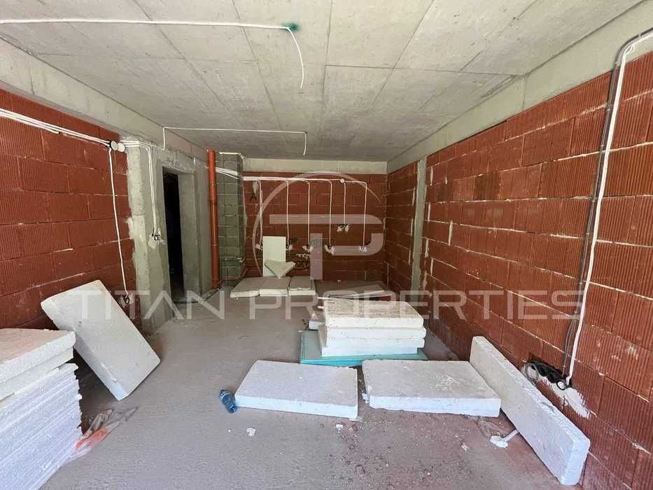 Продава се Тристаен апартамент в Пловдив, Остромила - 104 кв.м за 894 €/кв.м - Снимка #1