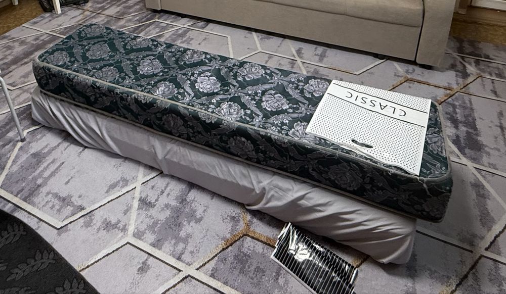 Матрас ( односпальный) отдам бесплатно