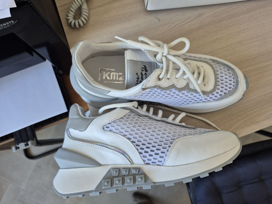 Продам кросовку женские