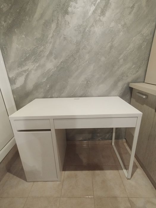 Бюро  Micke IKEA