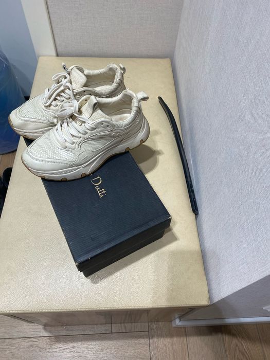 Продаются кроссовки Massimo dutti