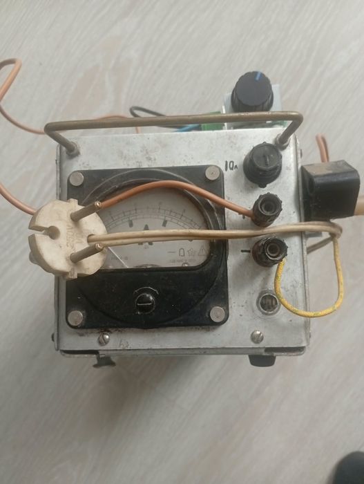 Продам зарядное 12-24в