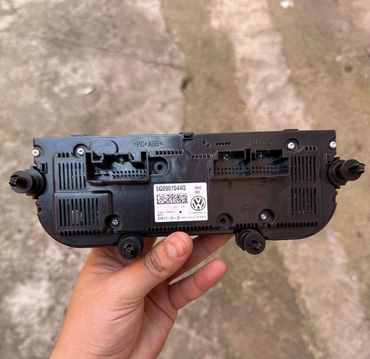 Panou clima Volkswagen Golf / Passat ORIGINAL