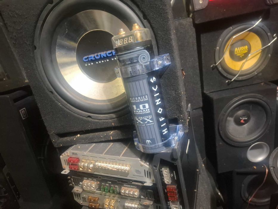 condensator amplificator subwoofer auto 1000w