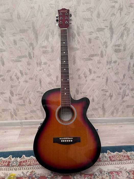 Гитара Cortland.