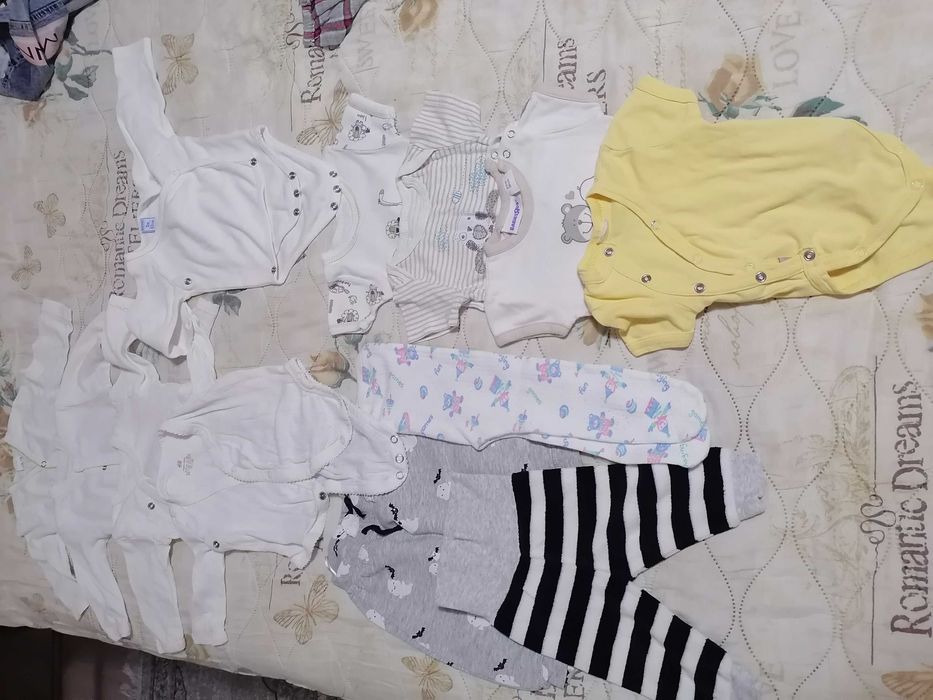 Продавам детски дрехи