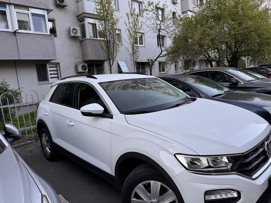 T-ROC , 56500 km REALI, primul propietar, istoric 100% curat, economic, ingrijit impecabil