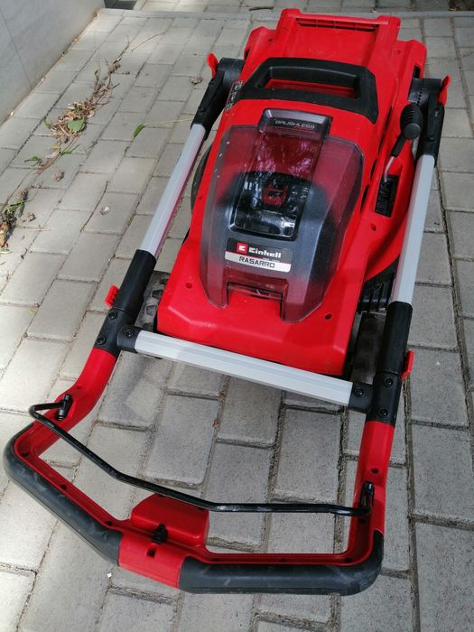 Masina tuns iarba gazon pe baterie acumulator