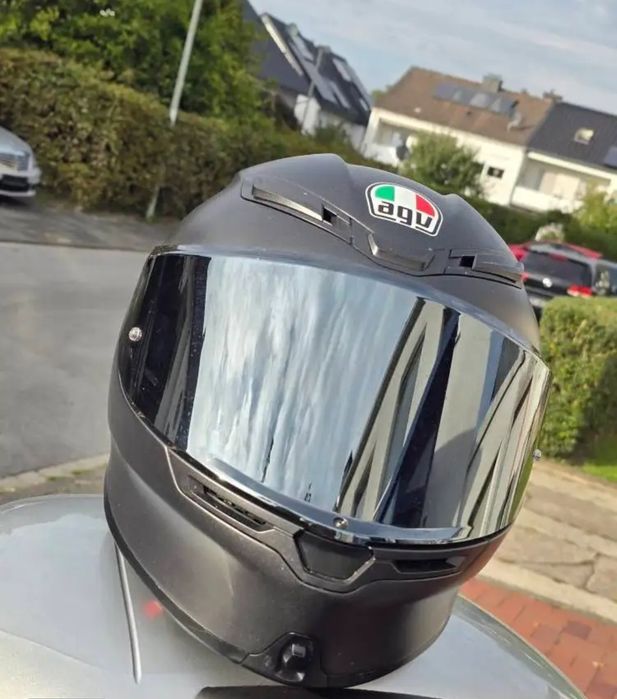 Каска за мотор AGV K6 S