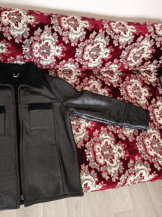 Продам куртку кожанную