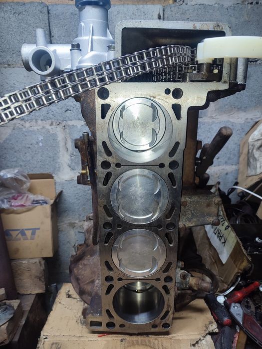 Продам блок цилиндров на газель 406