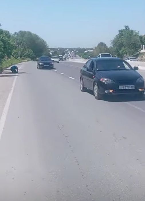 Машина зур холатда йуриб турган