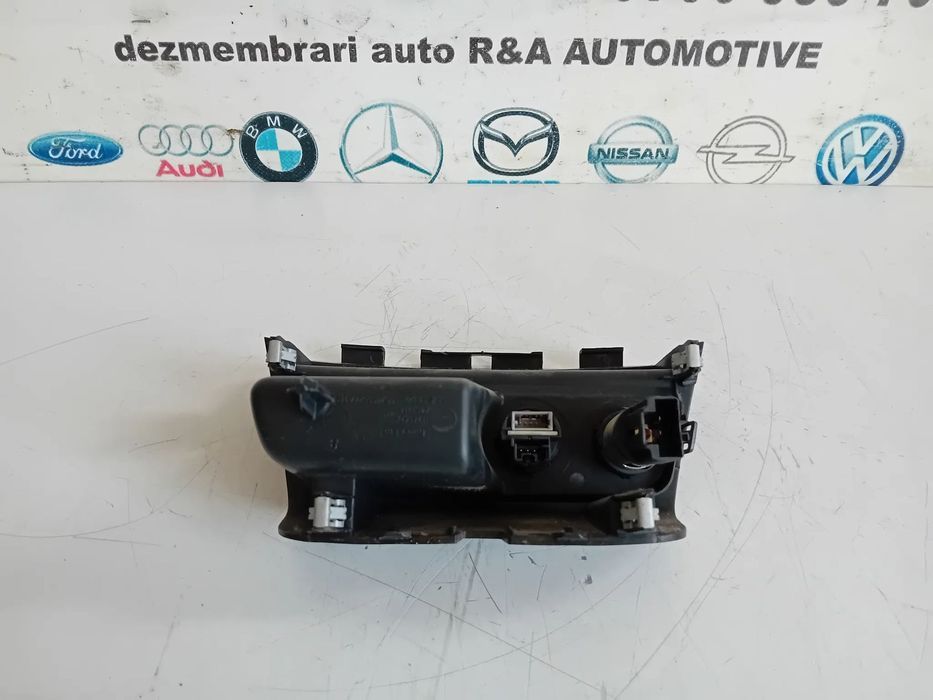 Priza Modul Auxiliar USB Peugeot 208 An 2012-2021 Motor 1.6 Hdi Euro 6
