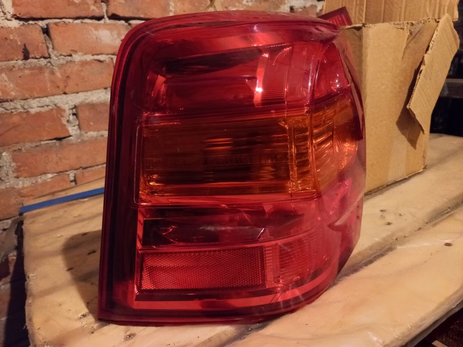 Ляв стоп за Тойота Ленд Крузер V8