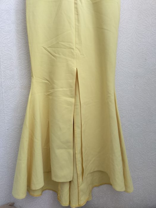 Вечернее желтое платье