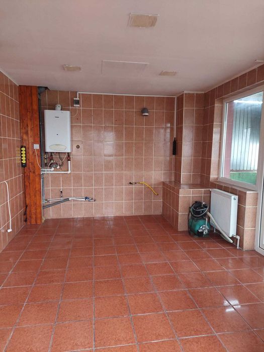 Casă de vanzare cu etaj, mansardă și garaj – curte în Dascălu, Ilfov