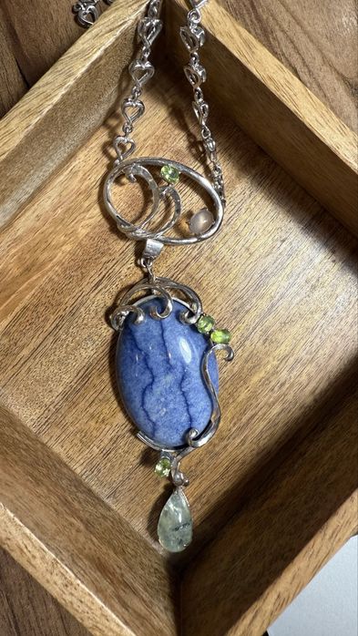 Серебряное ожерелье с лазуритом