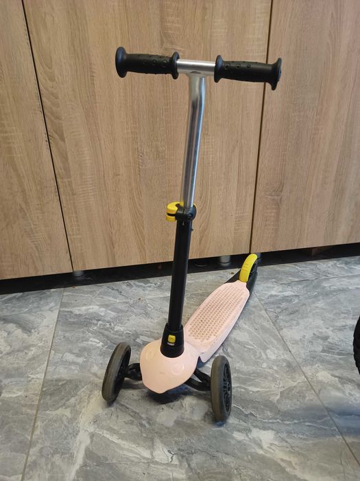 Vând trotineta 3 roti