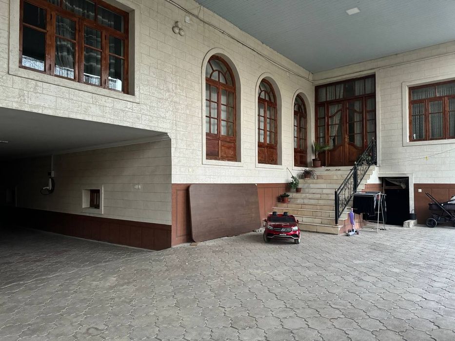 Назарбекда 9 сотокли ховли сотилади