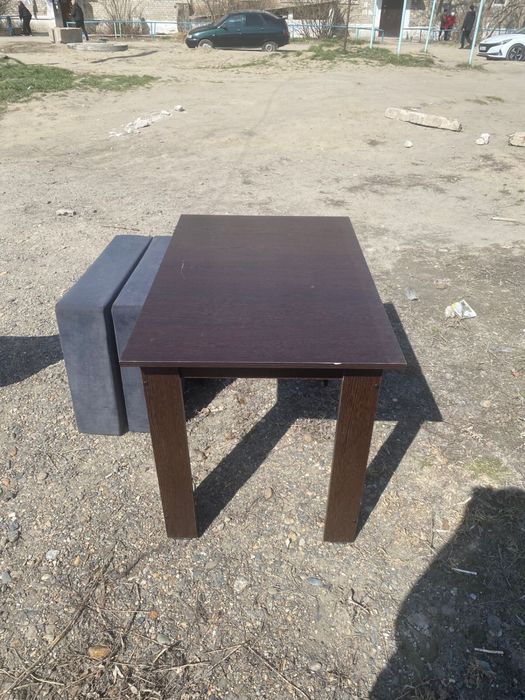 Мебель (диваны, столы, стулья)