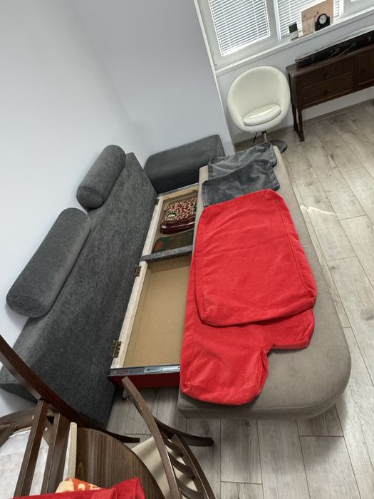 Диван разтегателен  2бр. +  табуретка