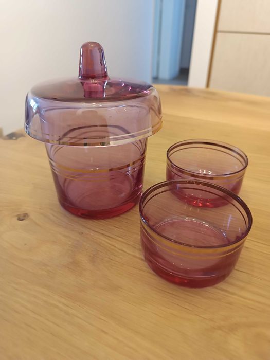 Нов ретро комплект за напитки