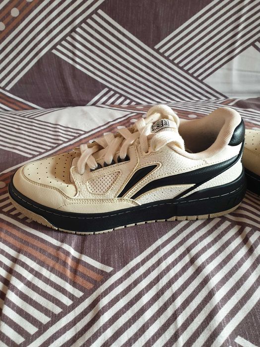 Продам оригинальные кросовки Li-Ning