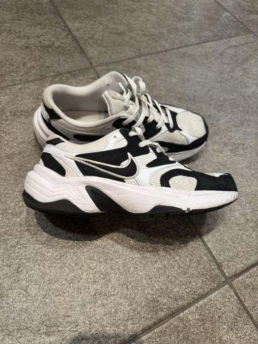 Продам кроссовки Nike