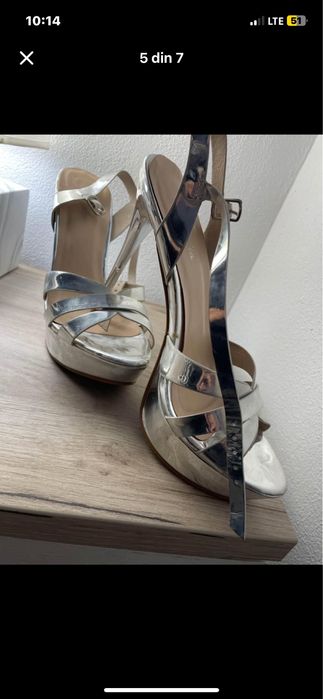 Vand sandale       !