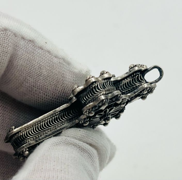 Филигранен сребърен кръст