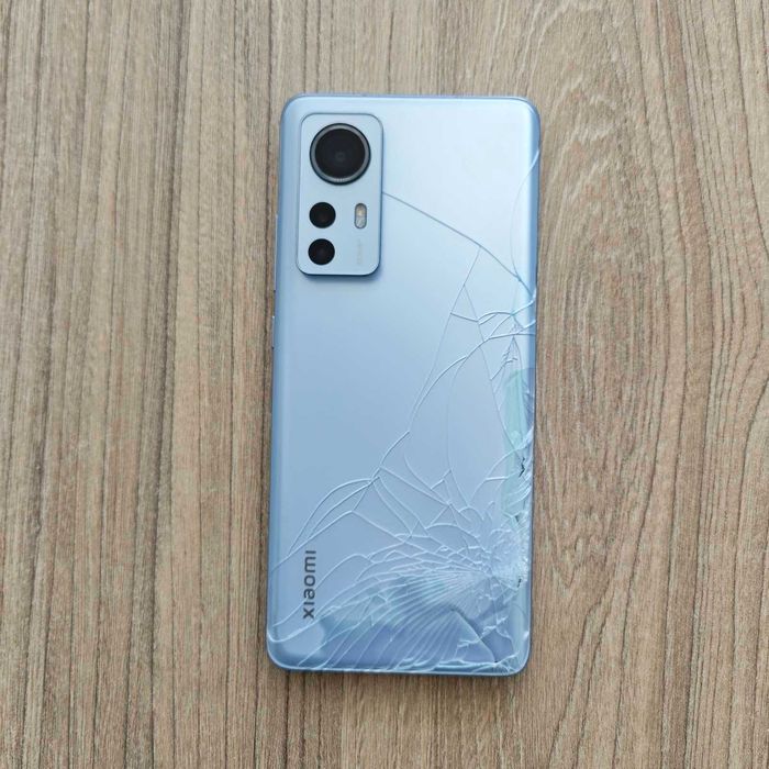 Телефон Xiaomi 12, 256 GB, RAM 8 GB, със счупени стъкла