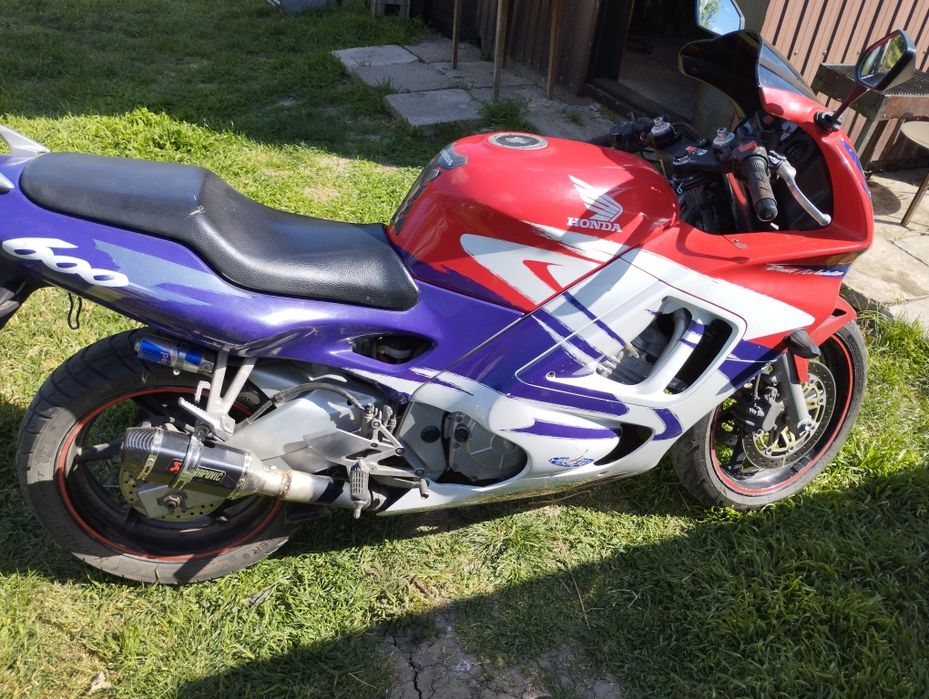 Vând Honda CBR F3