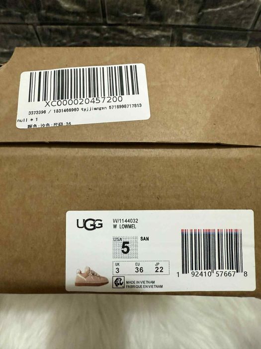 Ugg LOWMEL marimea 36