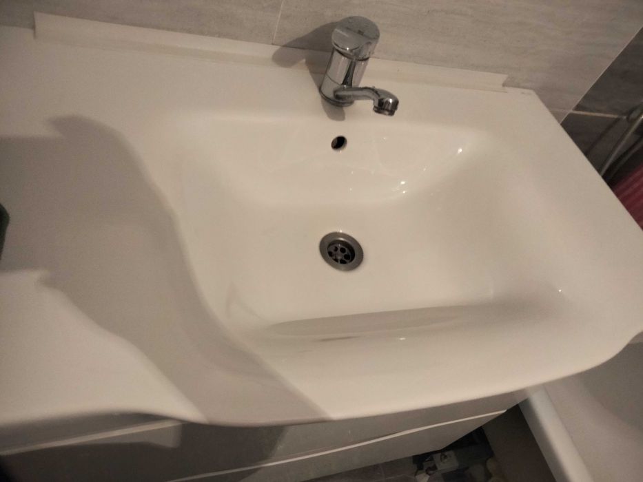 Продам раковину с полками