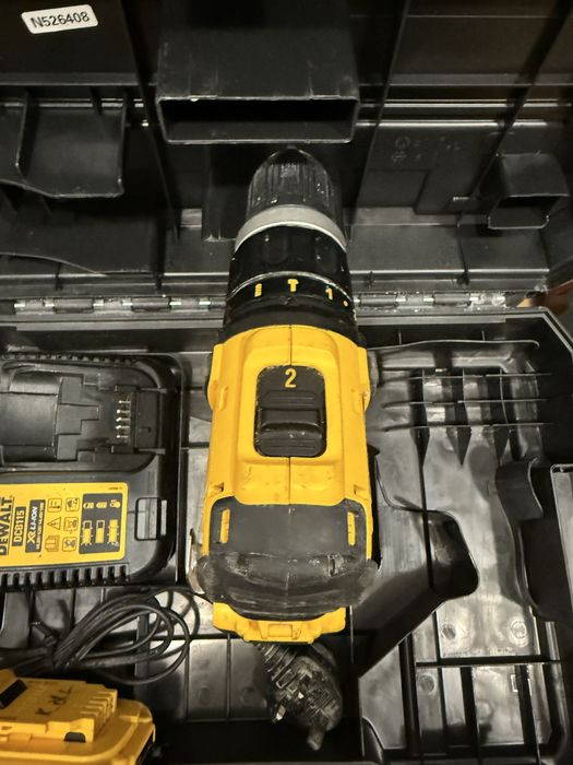 Винтоверт Dewalt DCD785