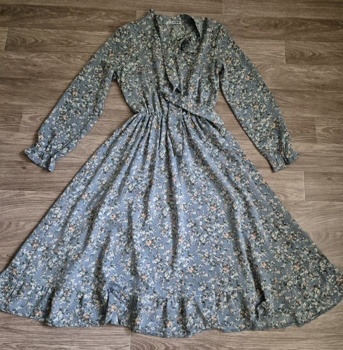 Продам платья женские