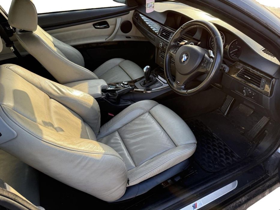 Dezmembrez BMW 335d E92 Bi-turbo 286cp,M Pack,Navi,Hi-Fi,Keyless,trapa