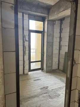 Qorasuv Plaza 3 комнатная 93,5м2 коробка, кадастр есть. Карасу 1 Dunyo