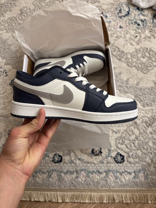 Продам air кроссовки